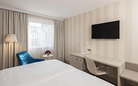 Nh Vienna Airport Hotel 4*