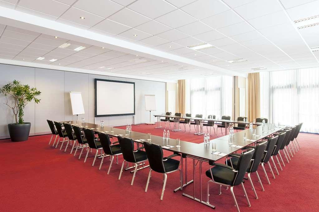 Nh Vienna Airport Conference Center Hotel Schwechat Facilities photo