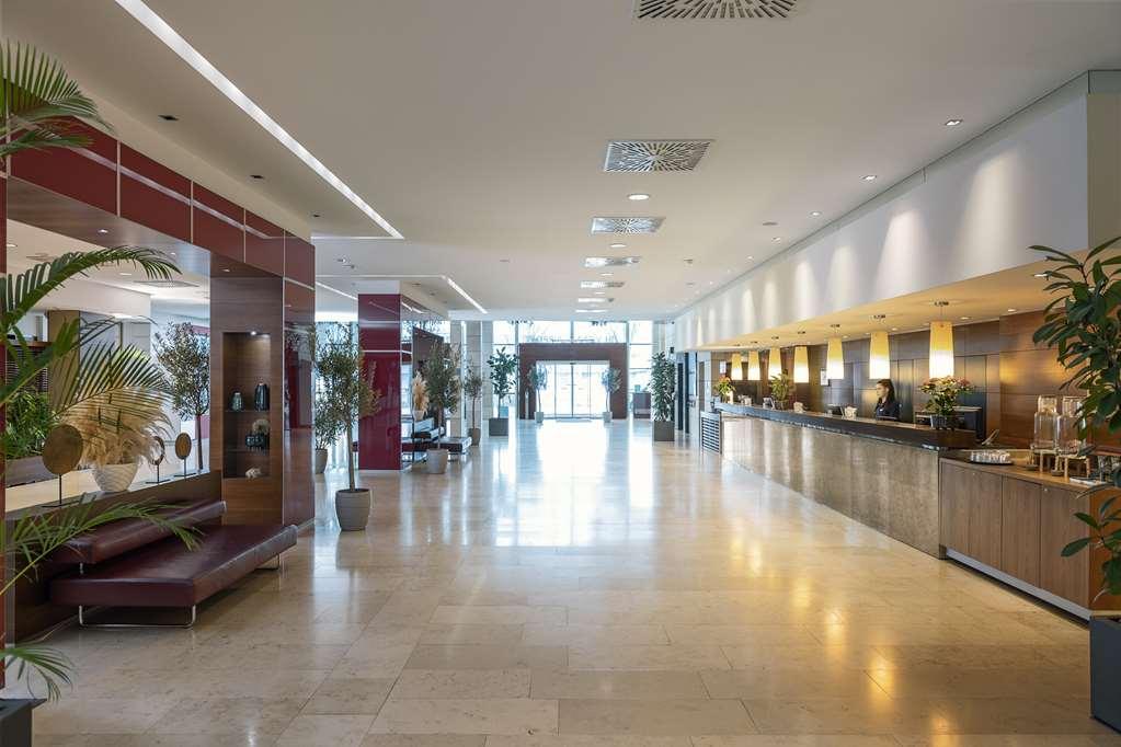 Nh Vienna Airport Conference Center Hotel Schwechat Interior photo Reception