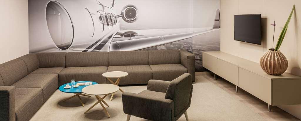 Nh Vienna Airport Conference Center Hotel Schwechat Interior photo The interior of a private jet