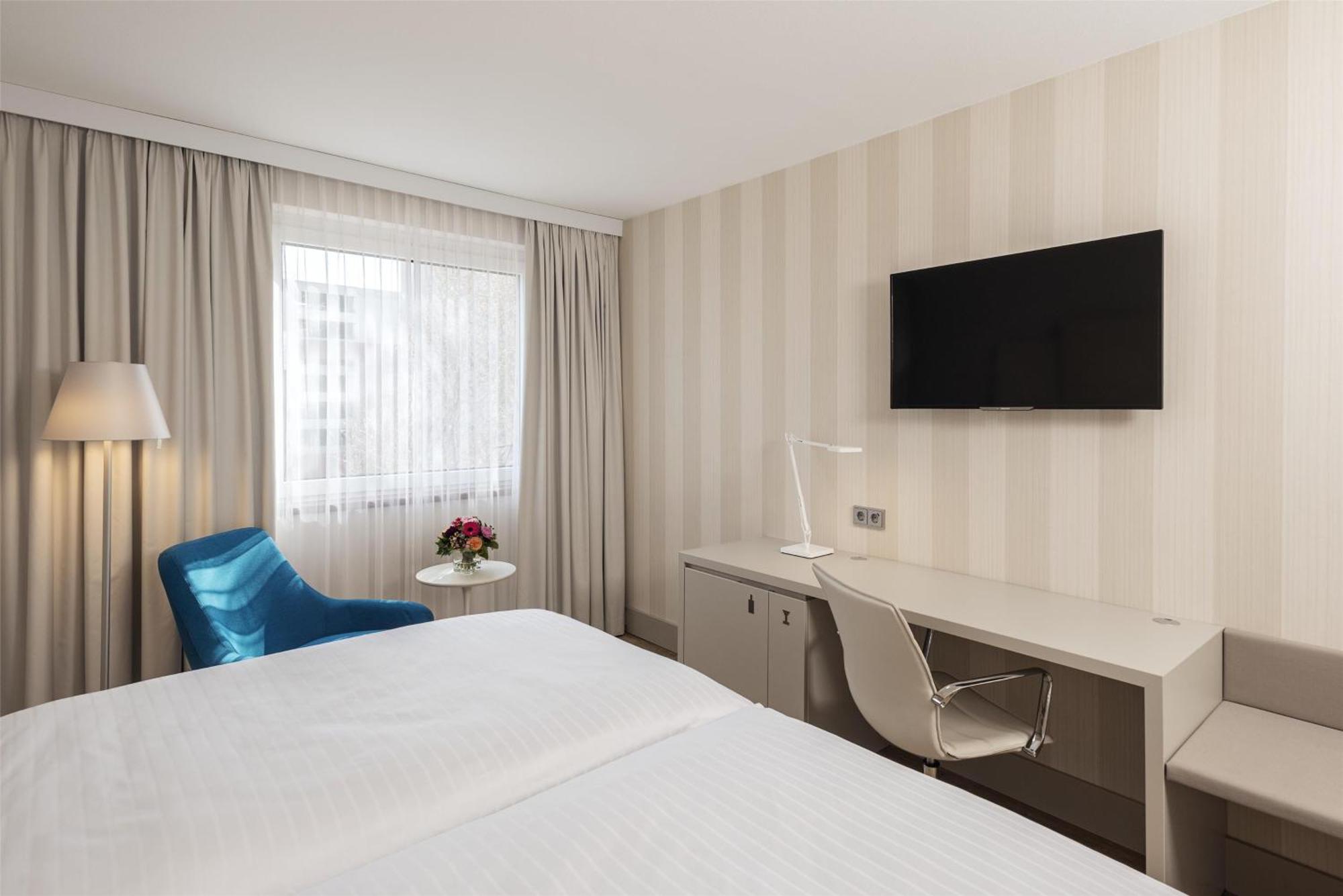 Nh Vienna Airport Conference Center Hotel Schwechat Exterior photo