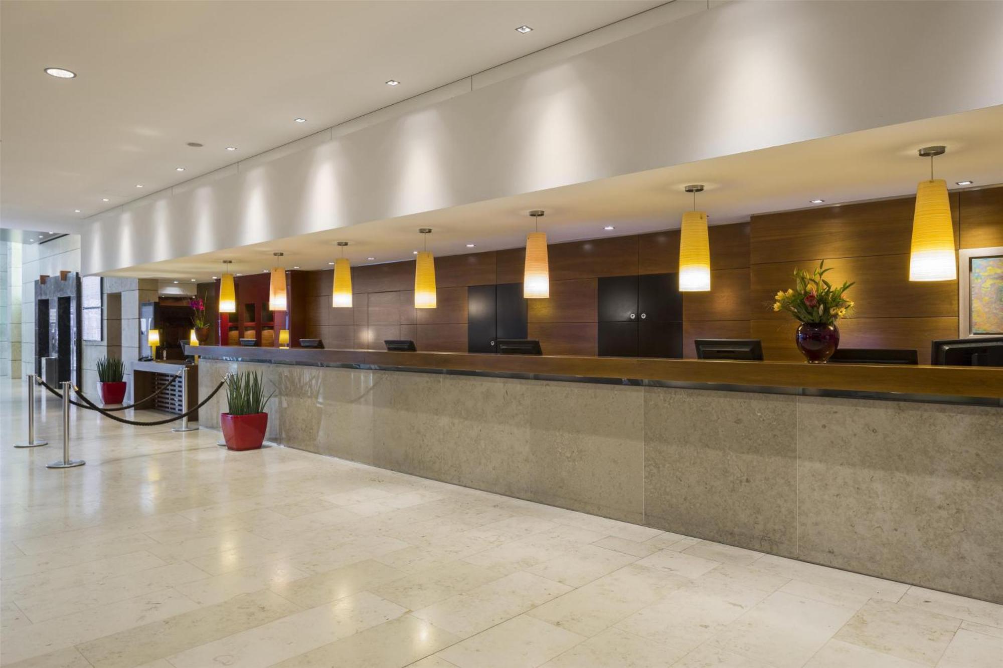 Nh Vienna Airport Conference Center Hotel Schwechat Exterior photo