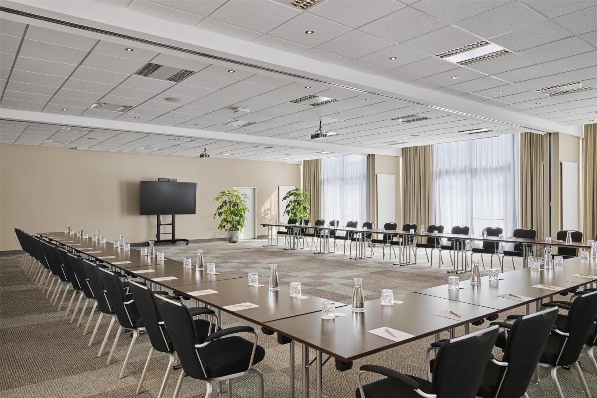 Nh Vienna Airport Conference Center Hotel Schwechat Exterior photo