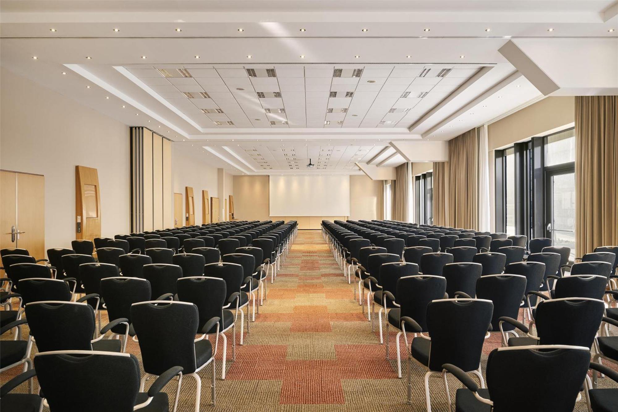 Nh Vienna Airport Conference Center Hotel Schwechat Exterior photo
