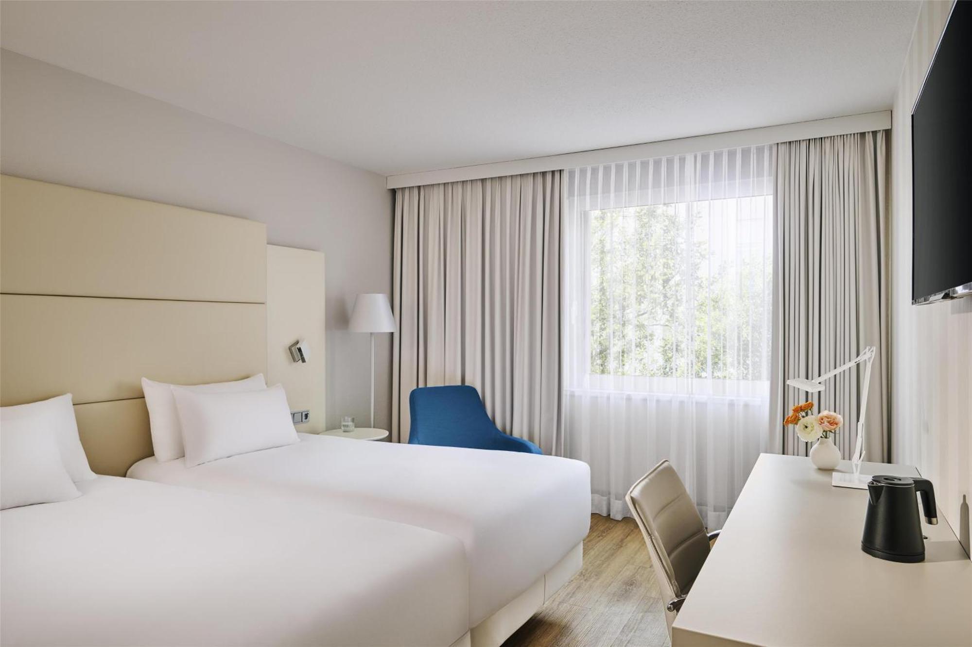 Nh Vienna Airport Conference Center Hotel Schwechat Exterior photo