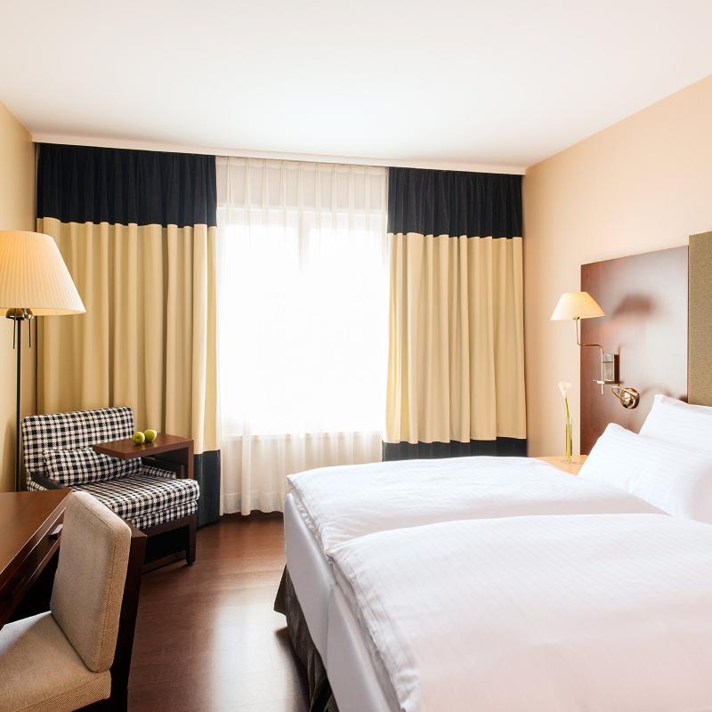 Nh Vienna Airport Conference Center Hotel Schwechat Exterior photo Room at the hotel